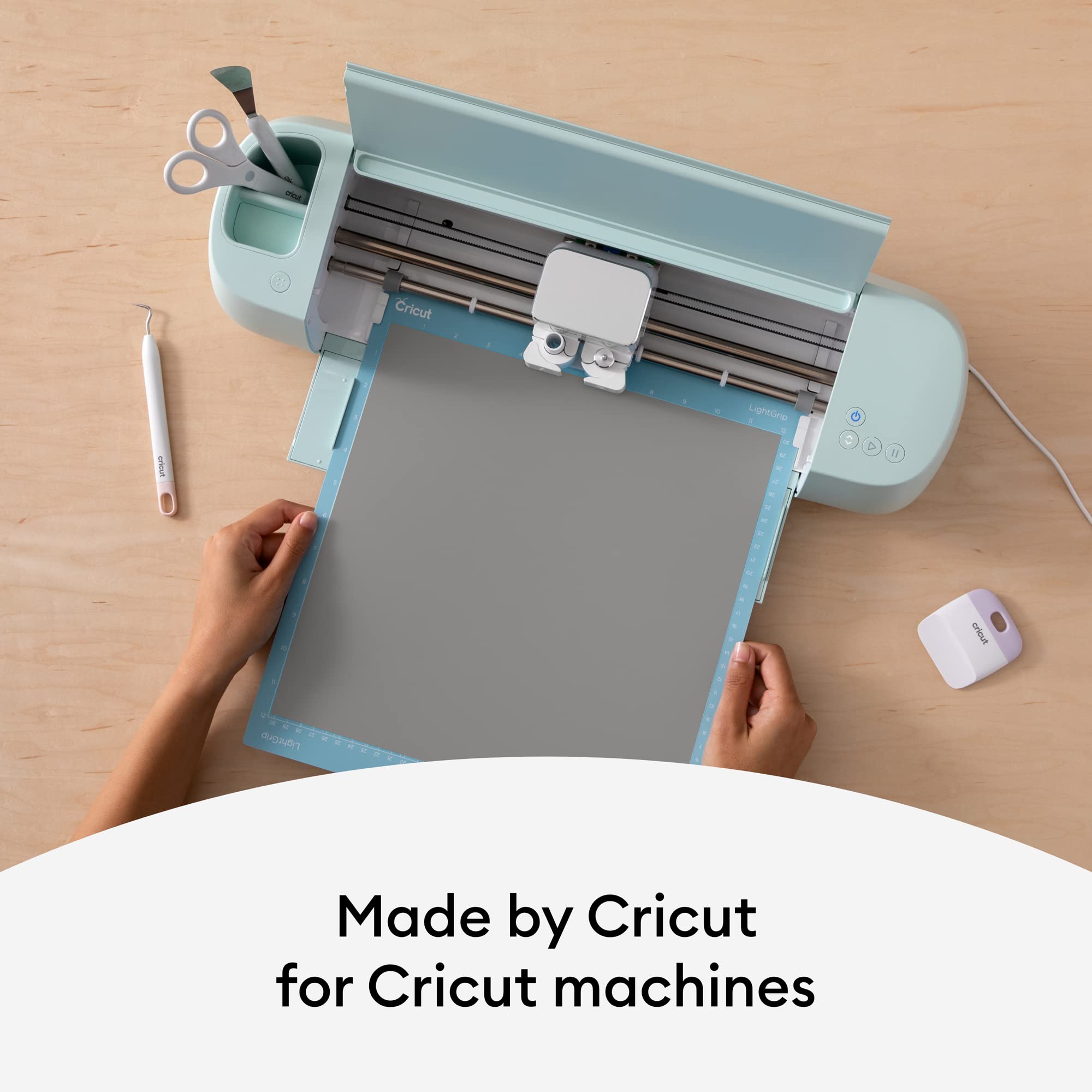 Foto 3 | Rollo De Vinilo Cricut Premium Permanent Silver 30,48 Cm X 4,57 M - Venta Internacional.