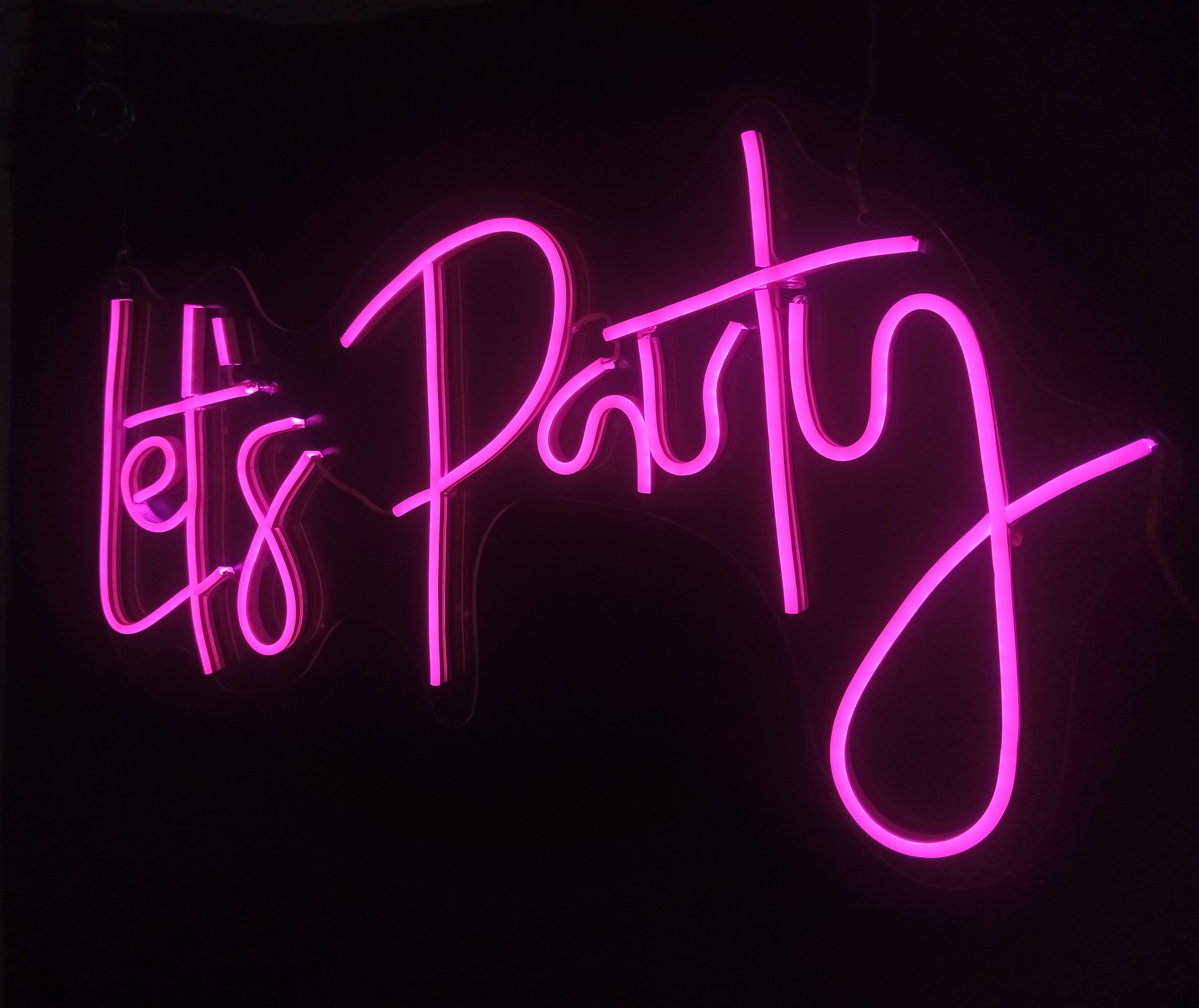 Foto 3 pulgar | Letrero Led Luminoso Frase Let's Party