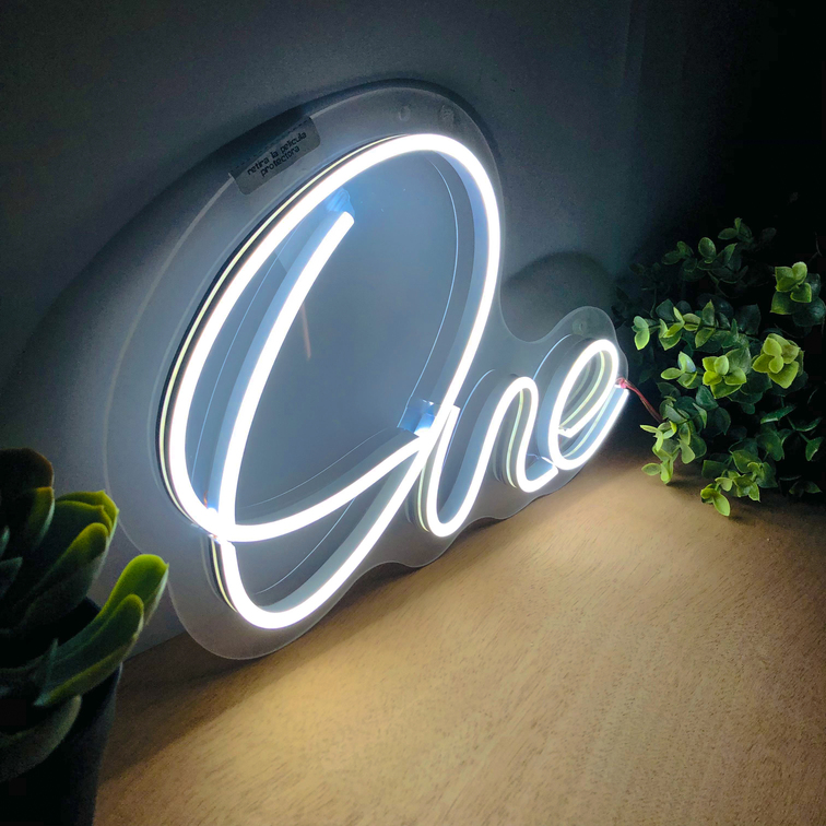 Foto 3 | Letrero Led Neón Personalizado "ONE" 33cm x 22cm