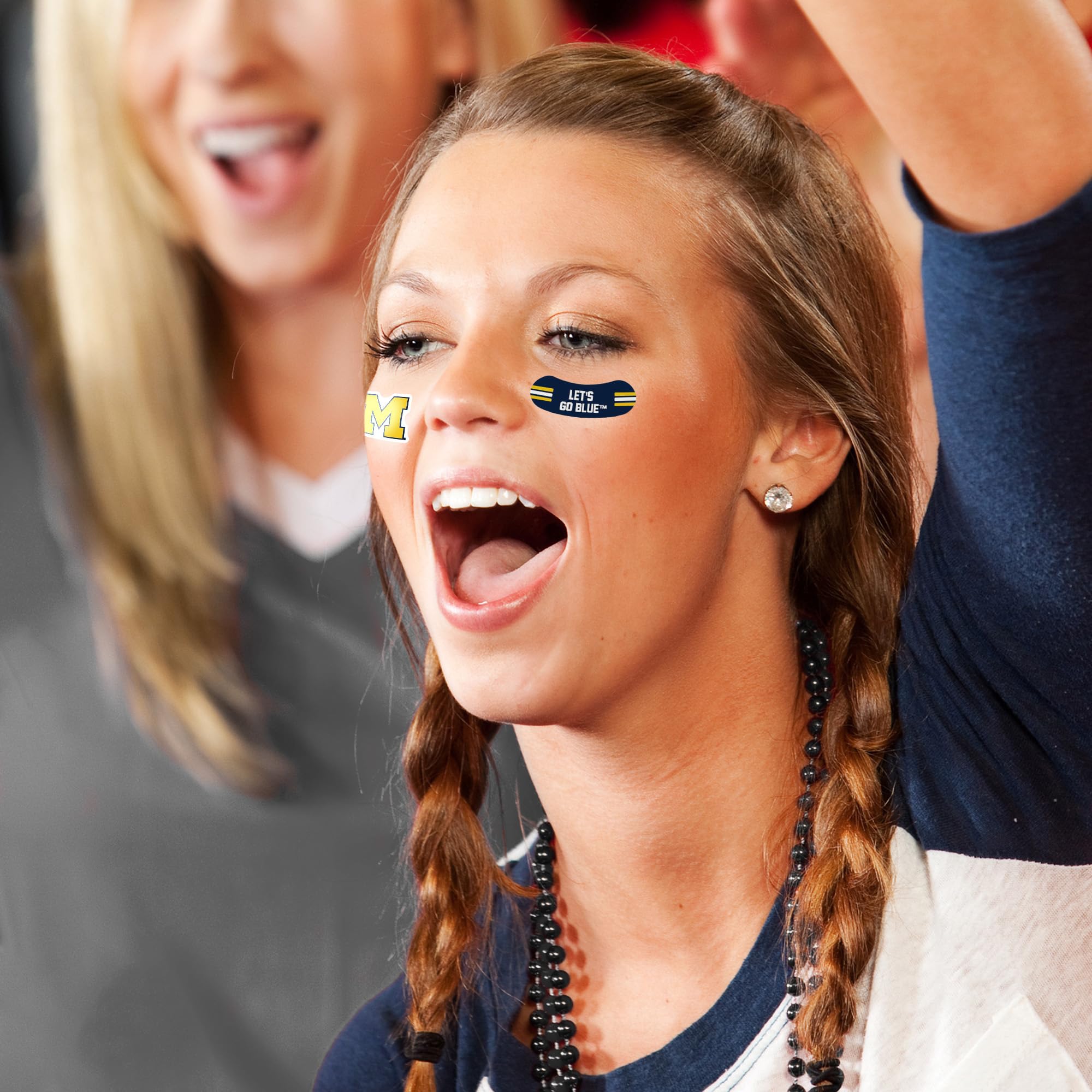 Foto 4 pulgar | Tatuajes Temporales Rico Industries Ncaa Michigan Wolverines - Venta Internacional.