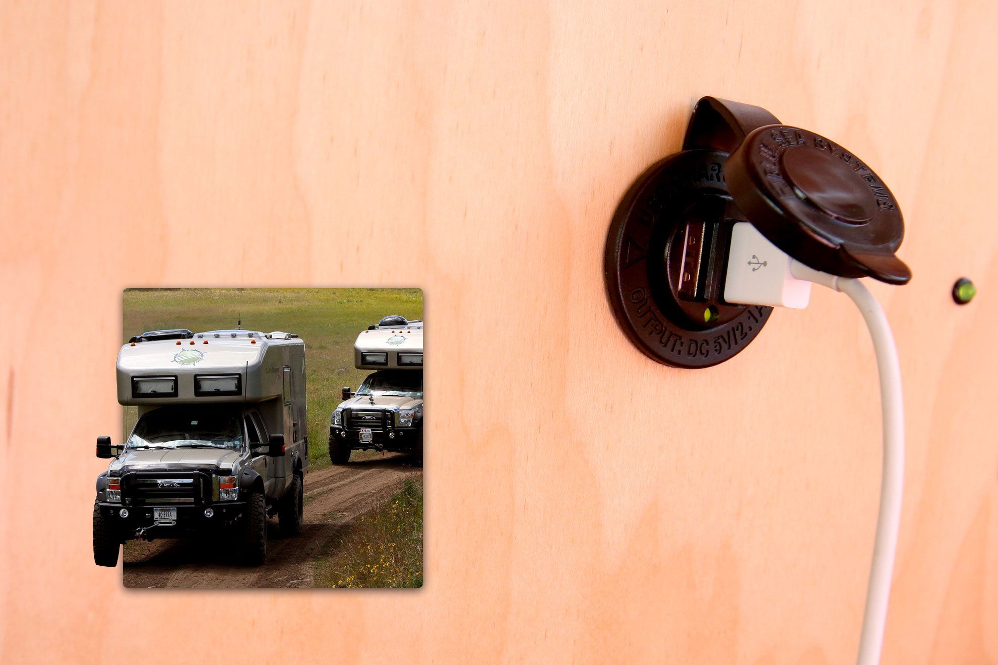 Foto 3 pulgar | Cargador Usb Dual Blue Sea Systems 1016 12/24 V 2.1 A - Venta Internacional.