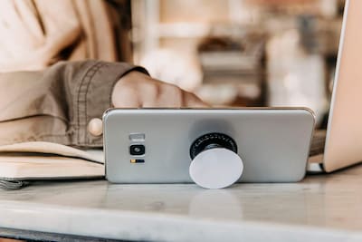 Foto 2 | Empuñadura Para Teléfono Con Soporte Popsockets De Aluminio Negro - Venta Internacional.