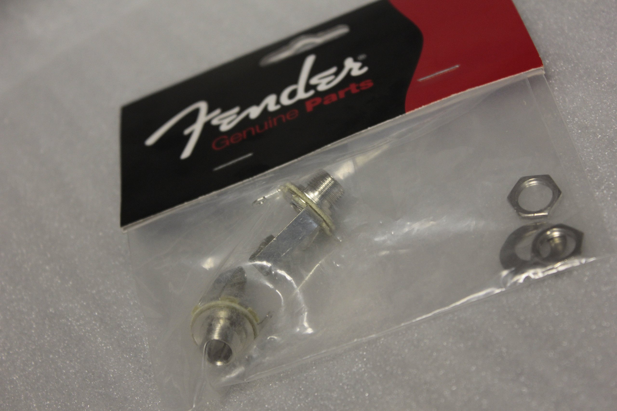 Foto 2 pulgar | Salida Jack Fender 6.35mm Para Guitarra Y Bajo (0047329049) - Venta Internacional.
