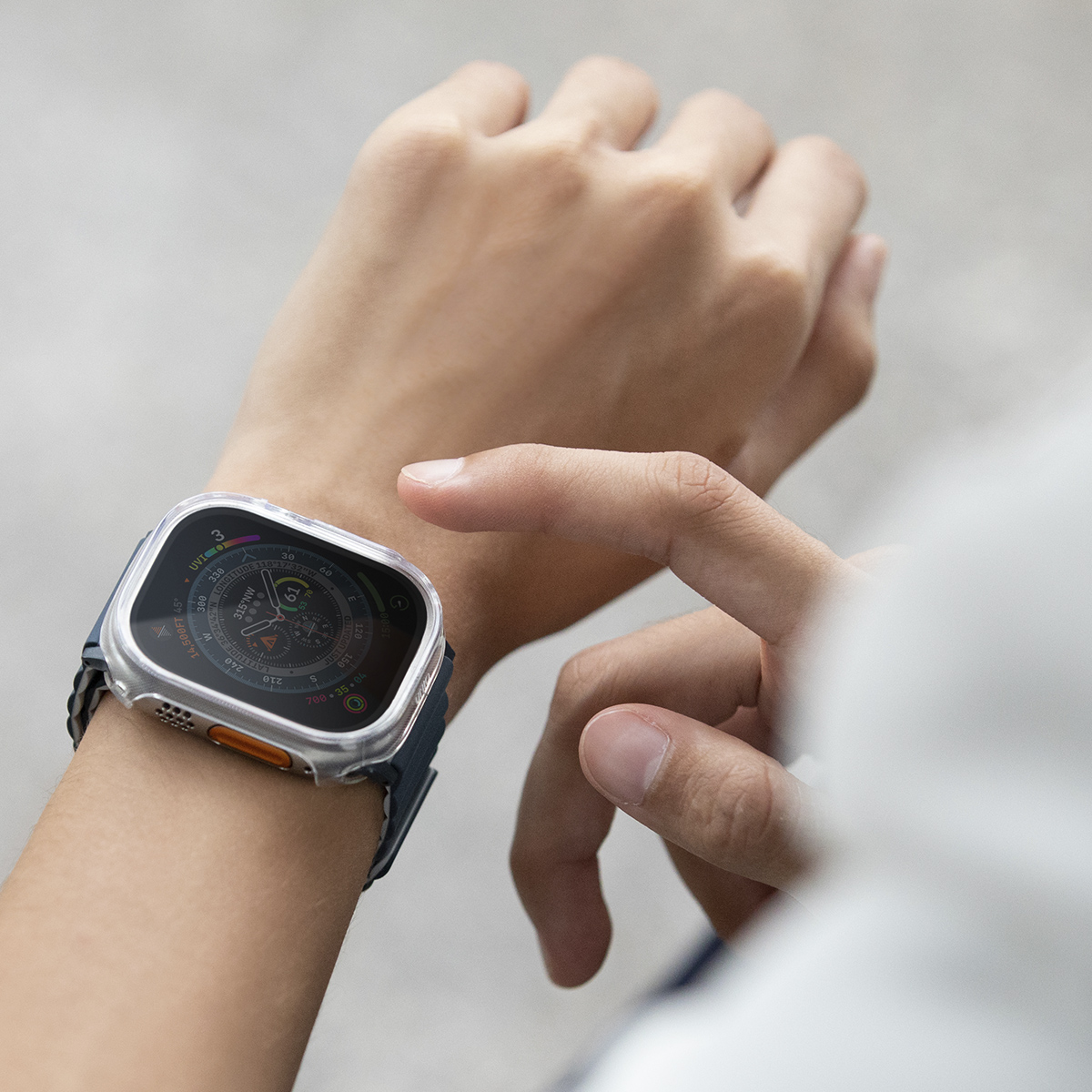 Foto 2 | Funda UNIQ Garde para Apple Watch Ultra 49 mm Transparente Cristal Templado