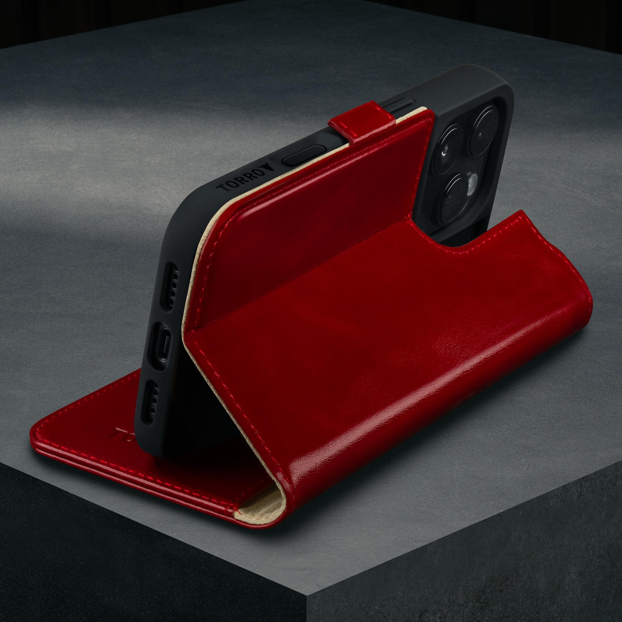 Foto 4 pulgar | Funda Torro Premium Leather Para Iphone 16 Pro Max, Color Rojo - Venta Internacional.