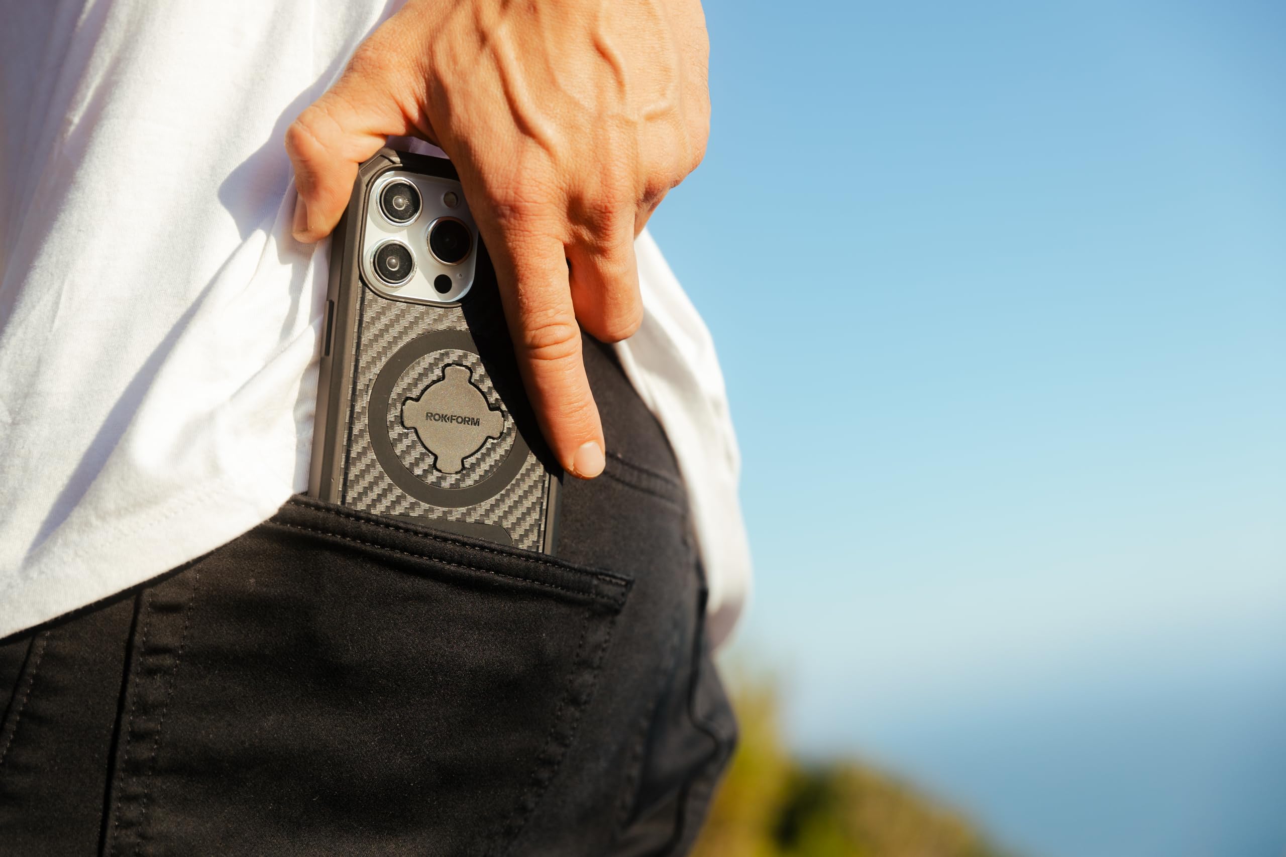 Foto 5 pulgar | Funda Magnética Rokform Rugged Series Para Iphone 15 Pro, Color Negro - Venta Internacional.