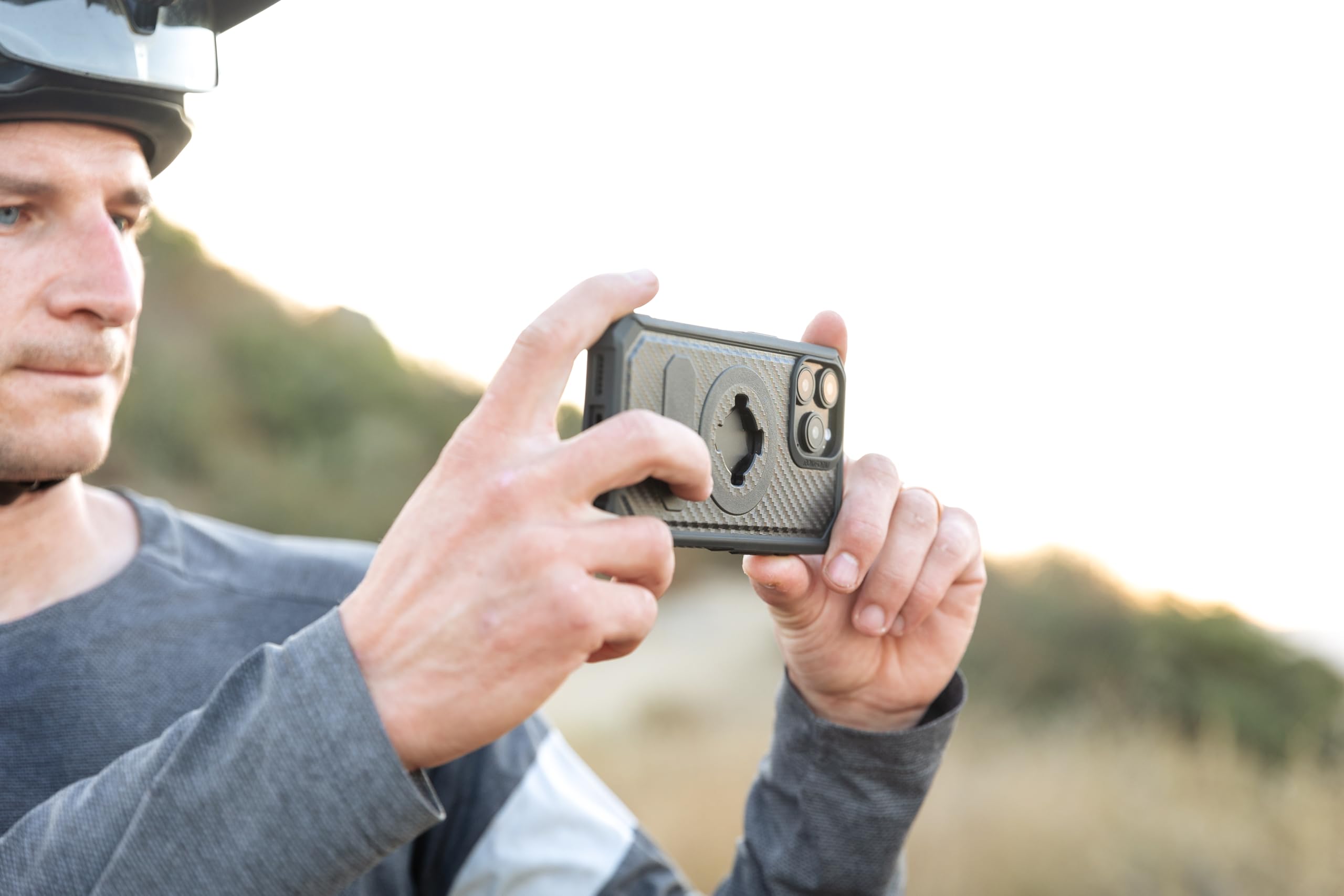 Foto 3 pulgar | Funda Rokform Rugged Para Iphone 16 Plus Con Funda Magnética Negra - Venta Internacional.