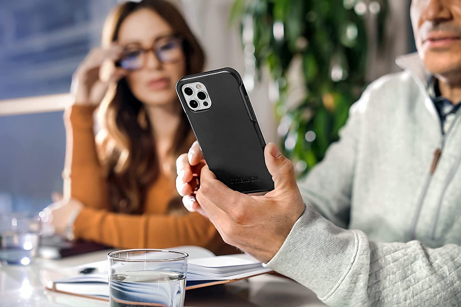 Foto 8 pulgar | Funda Otterbox Symmetry Con Magsafe Para Iphone 12 Y 12 Pro - Venta Internacional.