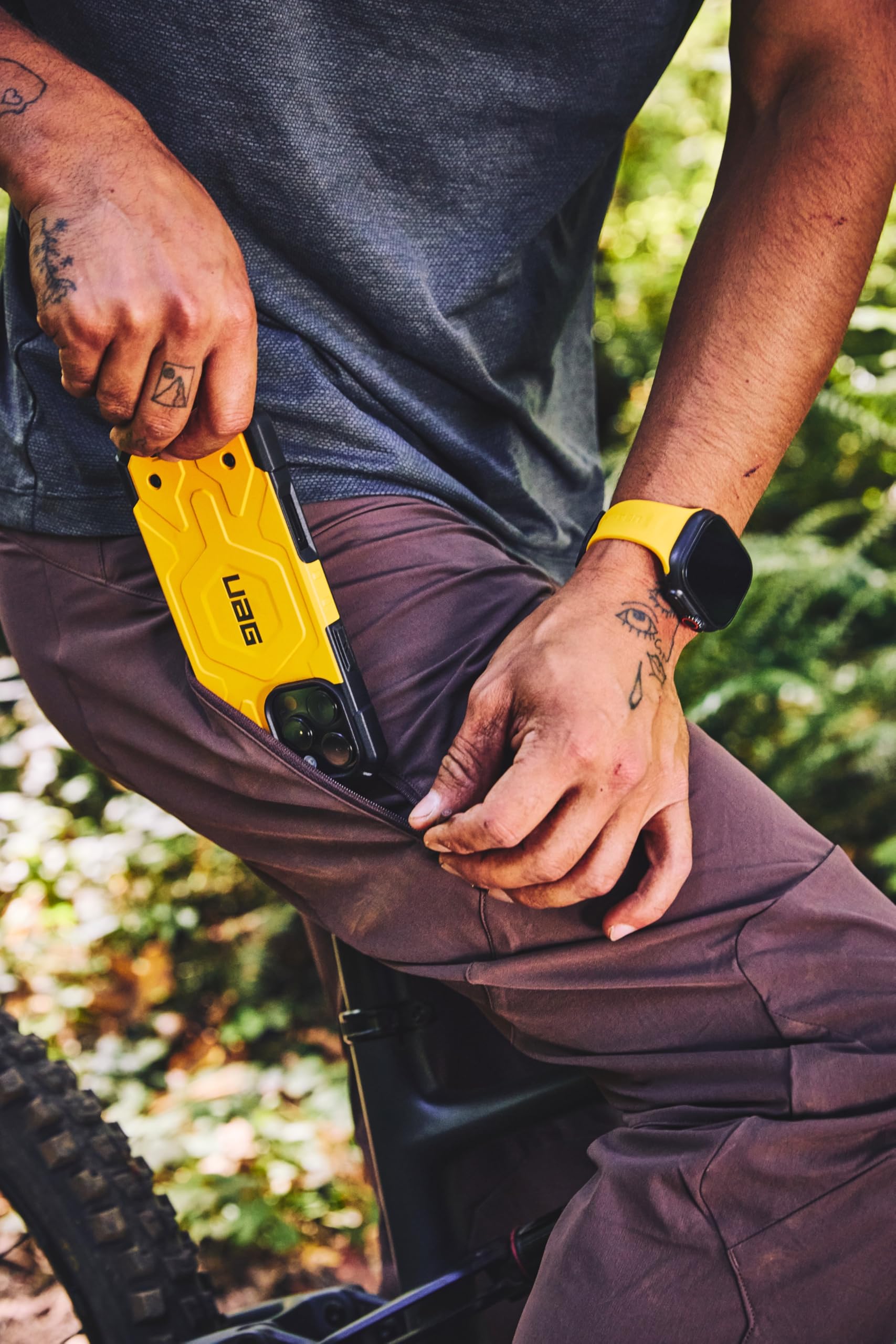 Foto 4 pulgar | Funda Para Iphone 16 Pro Max Urban Armor Gear Uag Pathfinder Amarilla - Venta Internacional.