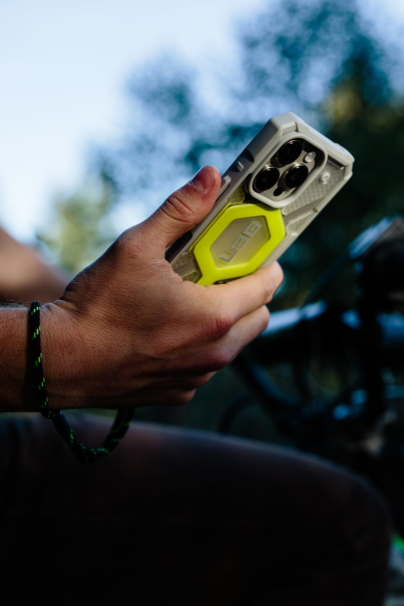 Foto 4 pulgar | Funda Para Teléfono Urban Armor Gear Uag Pathfinder Clear Para Iphone 16 Pro - Venta Internacional.