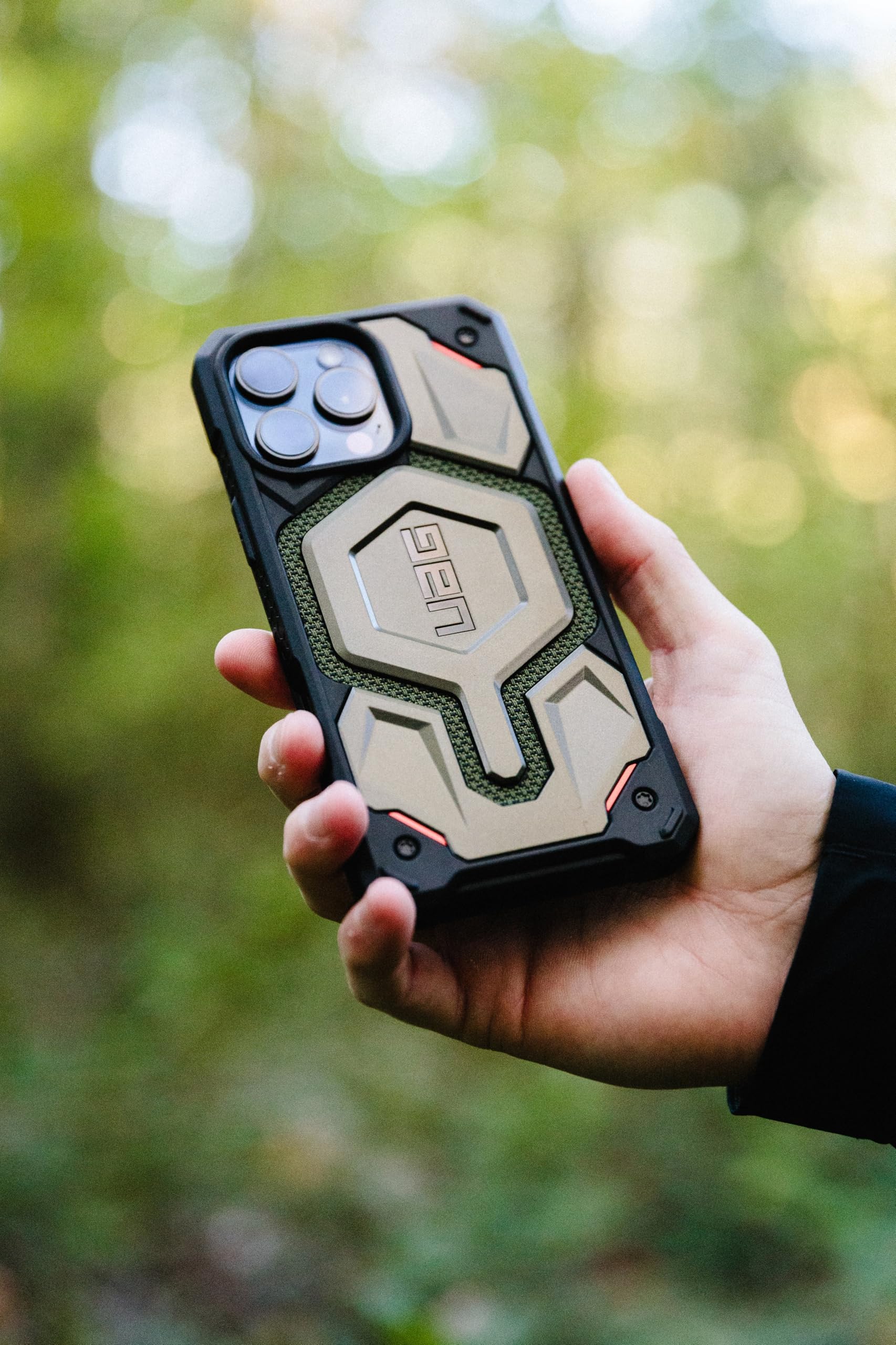 Foto 4 pulgar | Funda De Teléfono Urban Armor Gear Uag Monarch Pro Para Iphone 16 Pro Max - Venta Internacional.