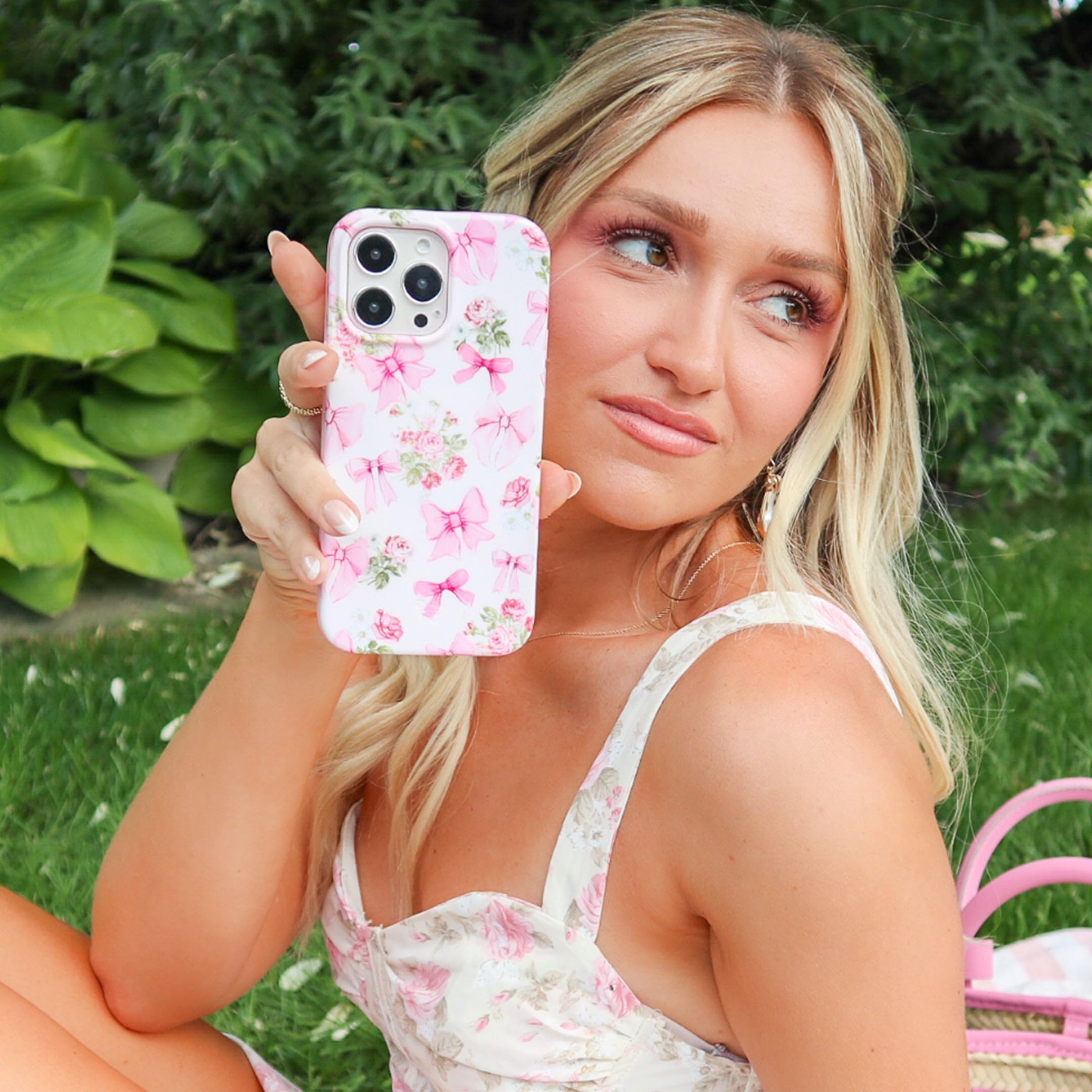 Foto 2 | Funda De Teléfono Velvet Caviar Para Iphone 16 Pro Max Coquette Bow - Venta Internacional.