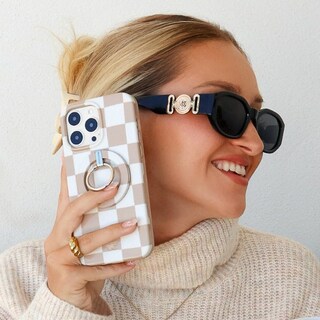 Foto 2 | Funda De Teléfono Velvet Caviar A Cuadros Para Iphone 16 Plus Nude - Venta Internacional.