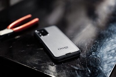 Foto 2 | Funda Otterbox Symmetry Series Para Samsung Galaxy S22+, Color Morado - Venta Internacional.