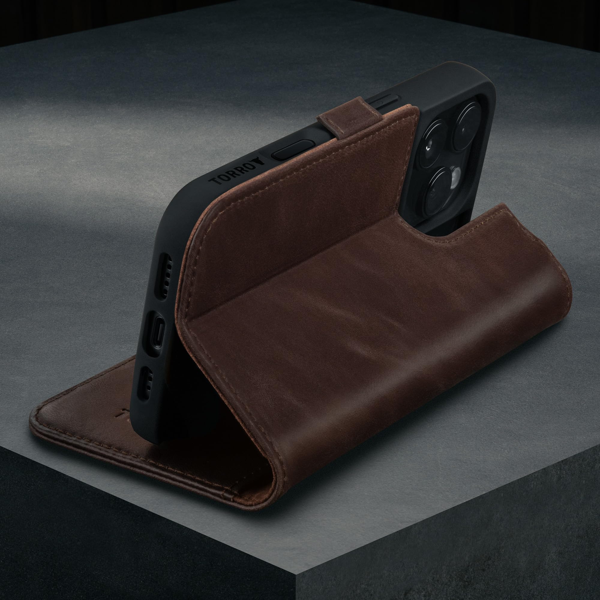 Foto 4 pulgar | Funda Torro Premium Leather Para Iphone 16 Pro 6.3, Color Marrón - Venta Internacional.