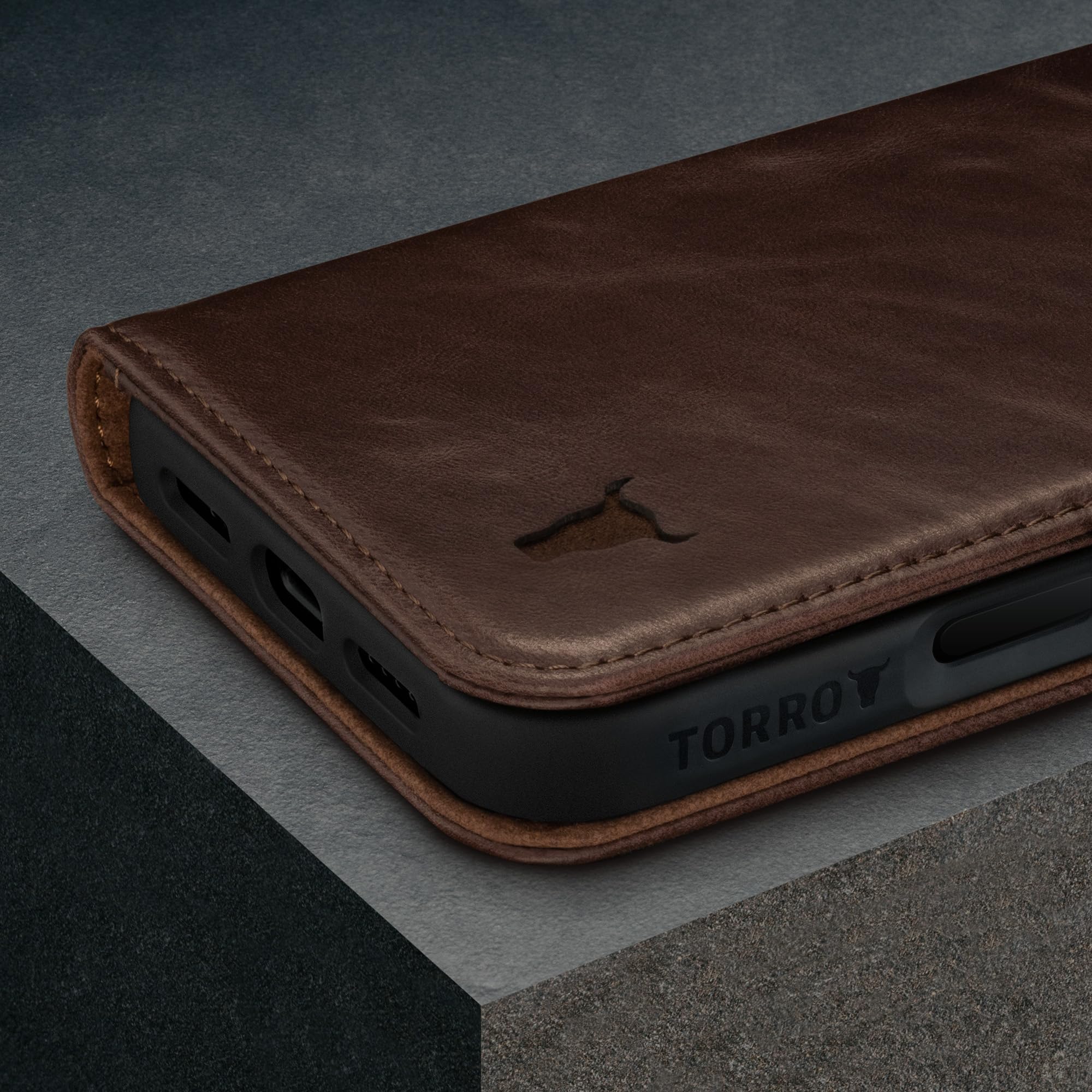 Foto 8 pulgar | Funda Torro Premium Leather Para Iphone 16 Pro 6.3, Color Marrón - Venta Internacional.