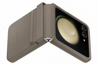 Foto 3 | Funda Samsung Galaxy Con Solapa Oficial De Piel Ecológica Z Flip5 Etoupe - Venta Internacional.