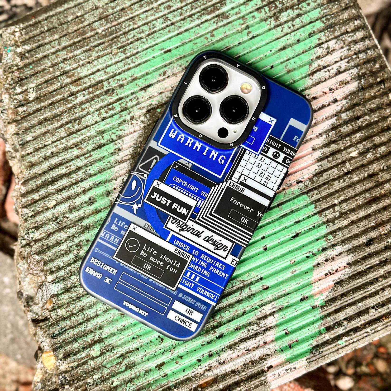Foto 6 pulgar | Funda Magnética Youngkit Trojan Collage Iphone Azul
