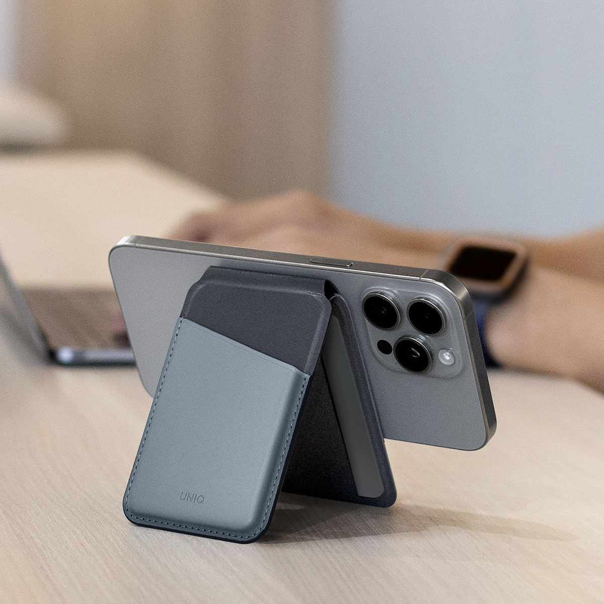Foto 4 | Tarjetero Para Iphone Gris Oscuro | Negro Lyden Duo De Uniq