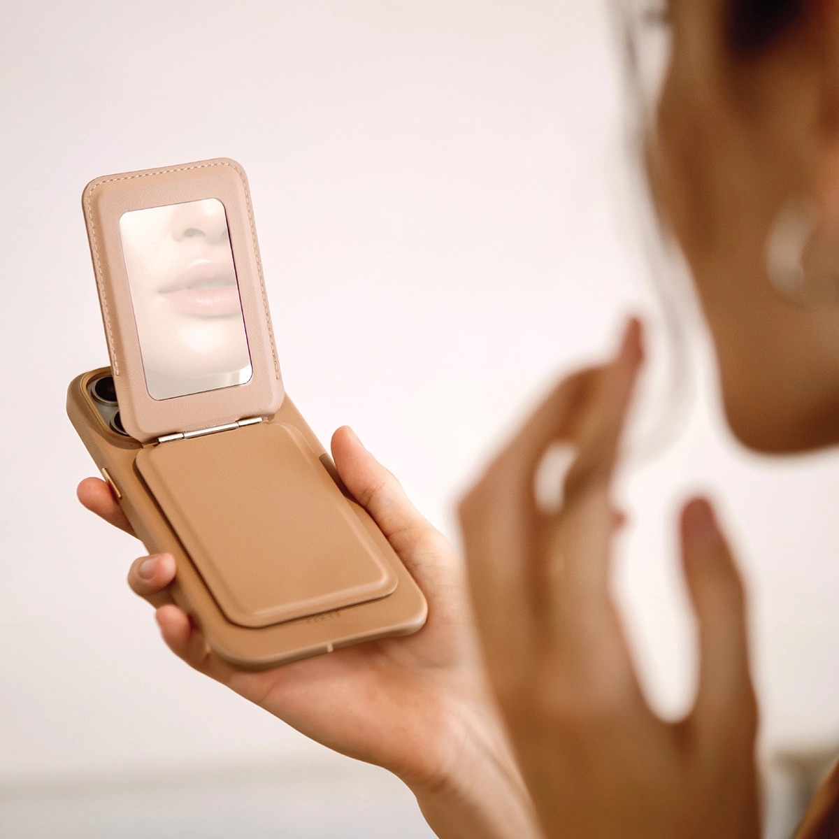 Foto 5 pulgar | Esme Tarjetero Para Iphone Magnético Multiposición Con Espejo