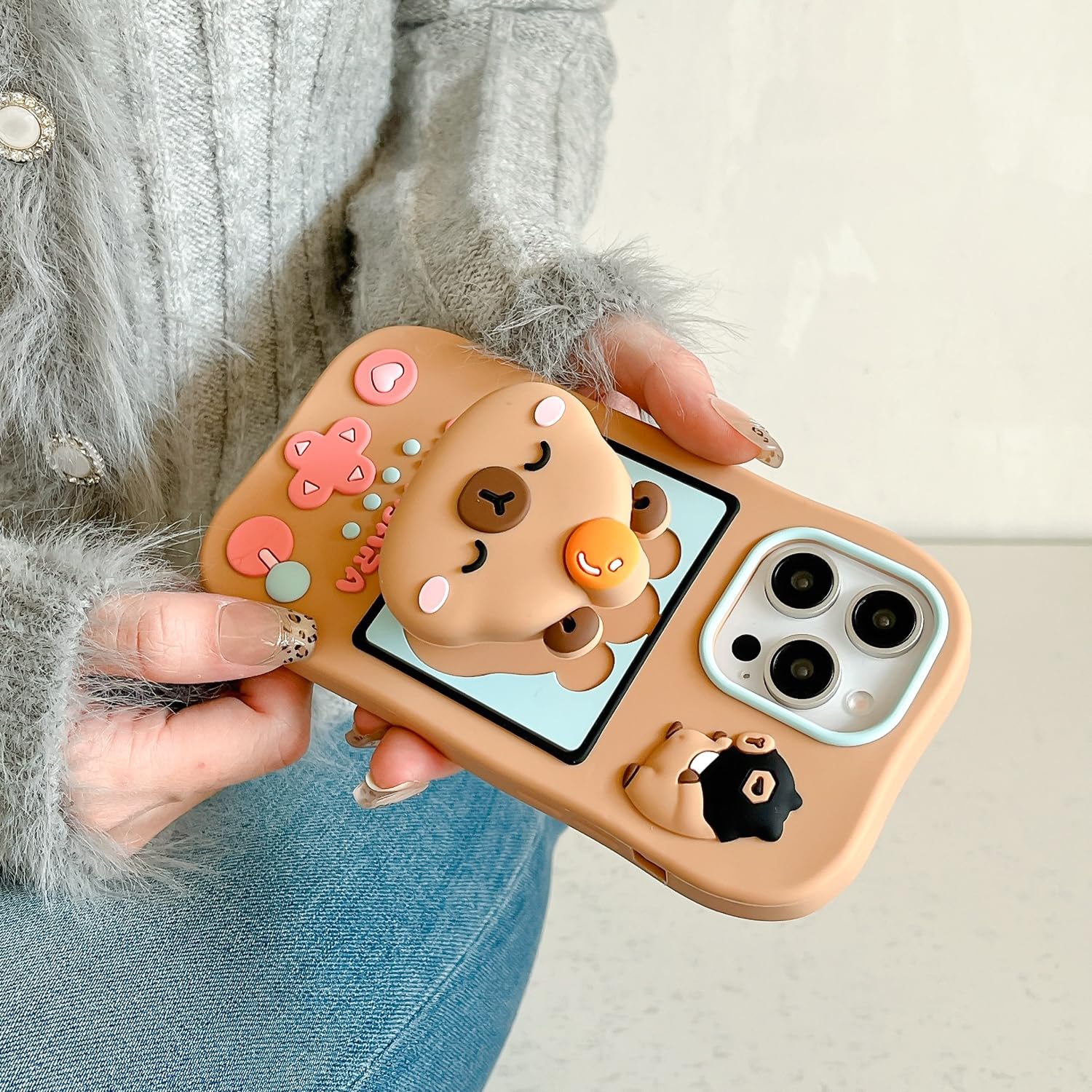 Foto 4 pulgar | Funda De Teléfono Qokcoahn Para Iphone 16 Pro Max Capybara Khaki - Venta Internacional.