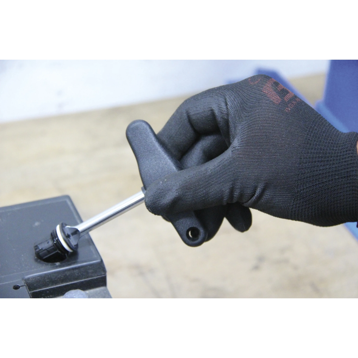 Foto 4 pulgar | Llave En T Para Tapones De Baterias De Arranque| Bgs 6744