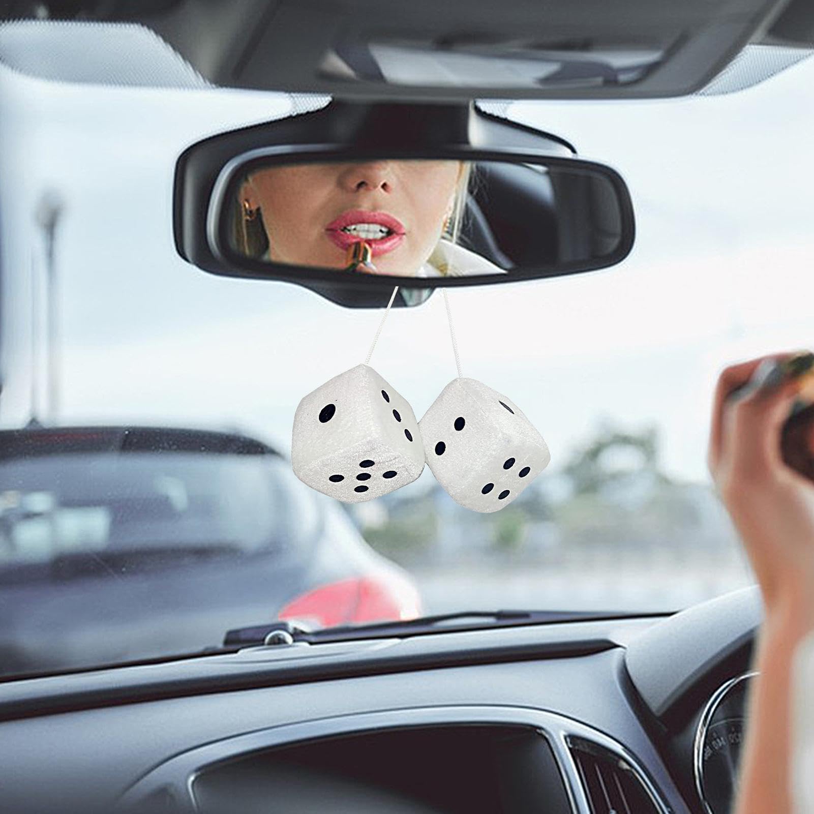 Foto 4 | Par de Dados de Felpa para Colgar en el Interior del Coche - Venta Internacional