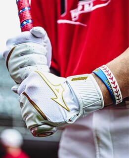 Foto 3 | Guantes De Bateo De Béisbol Mizuno Mvp Para Adultos Color Blanco-dorado Talla L - Venta Internacional.