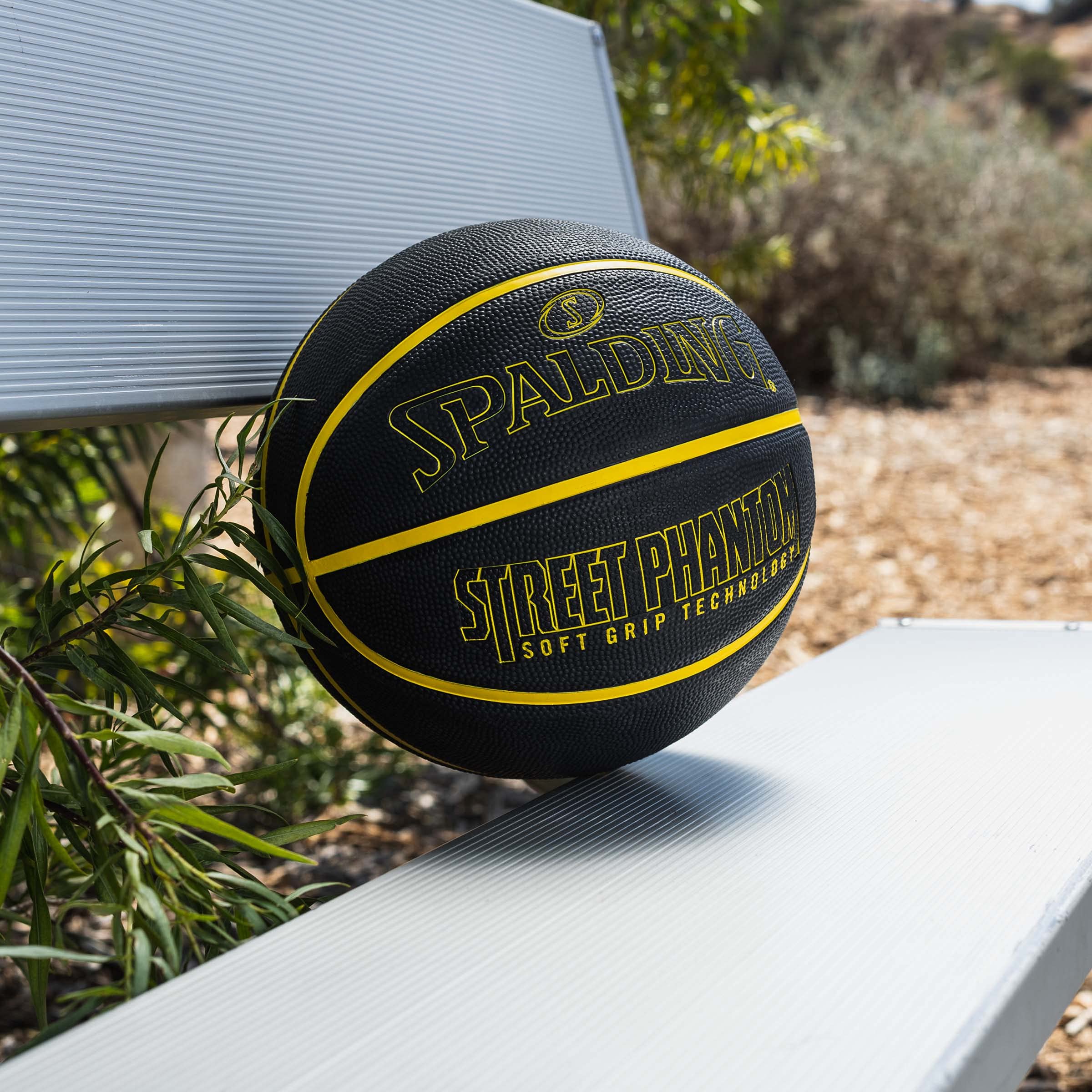 Foto 6 | Baloncesto Spalding Street Phantom Outdoor Neon Yellow 29.5 - Venta Internacional.