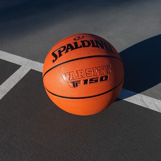 Foto 6 | Baloncesto Spalding Varsity Tf-150 Para Exteriores, Tamaño 7 (29,5 Cm) - Venta Internacional.