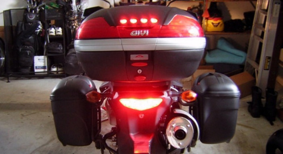 Foto 3 pulgar | Kit Luz De Stop E105s Para Caja Givi V46 Motero