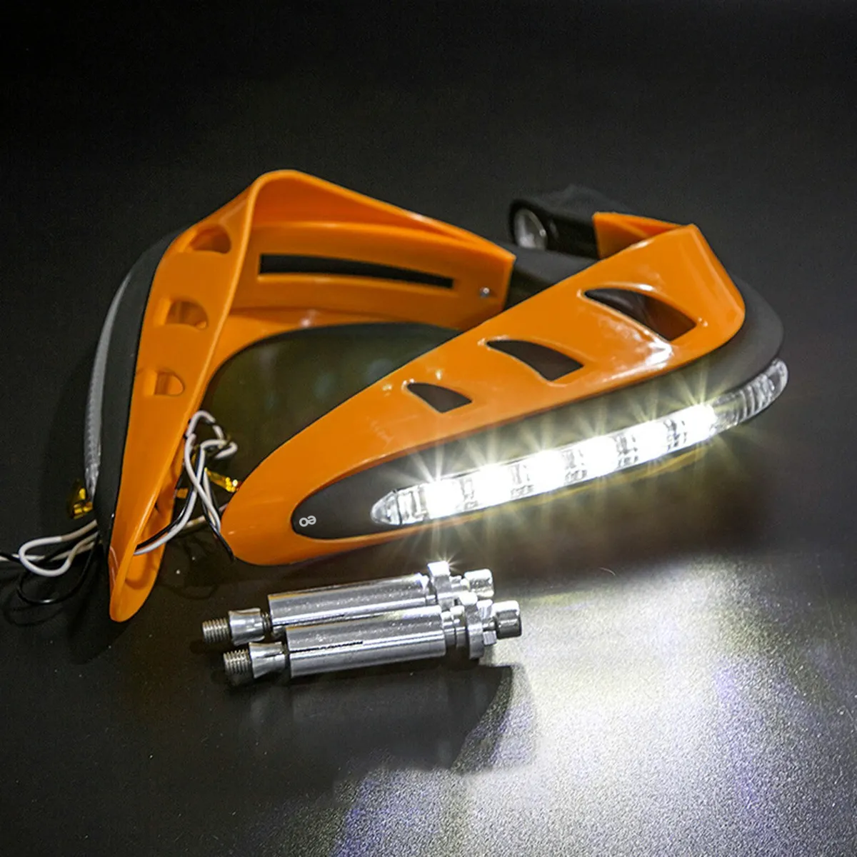 Foto 3 pulgar | Cubre Puños Universal  Motocicleta Con Luz Led Blanco Eo Safe Imports Esi-20935 Naranja