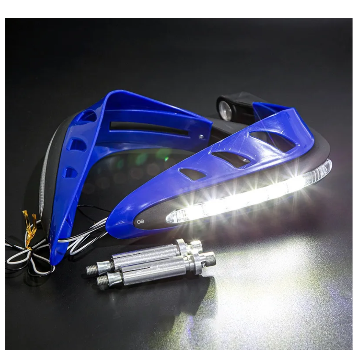 Foto 3 pulgar | Cubre Puños Universal Motocicleta Con Luz Led Blanco Eo Safe Imports Esi-20934 Azul