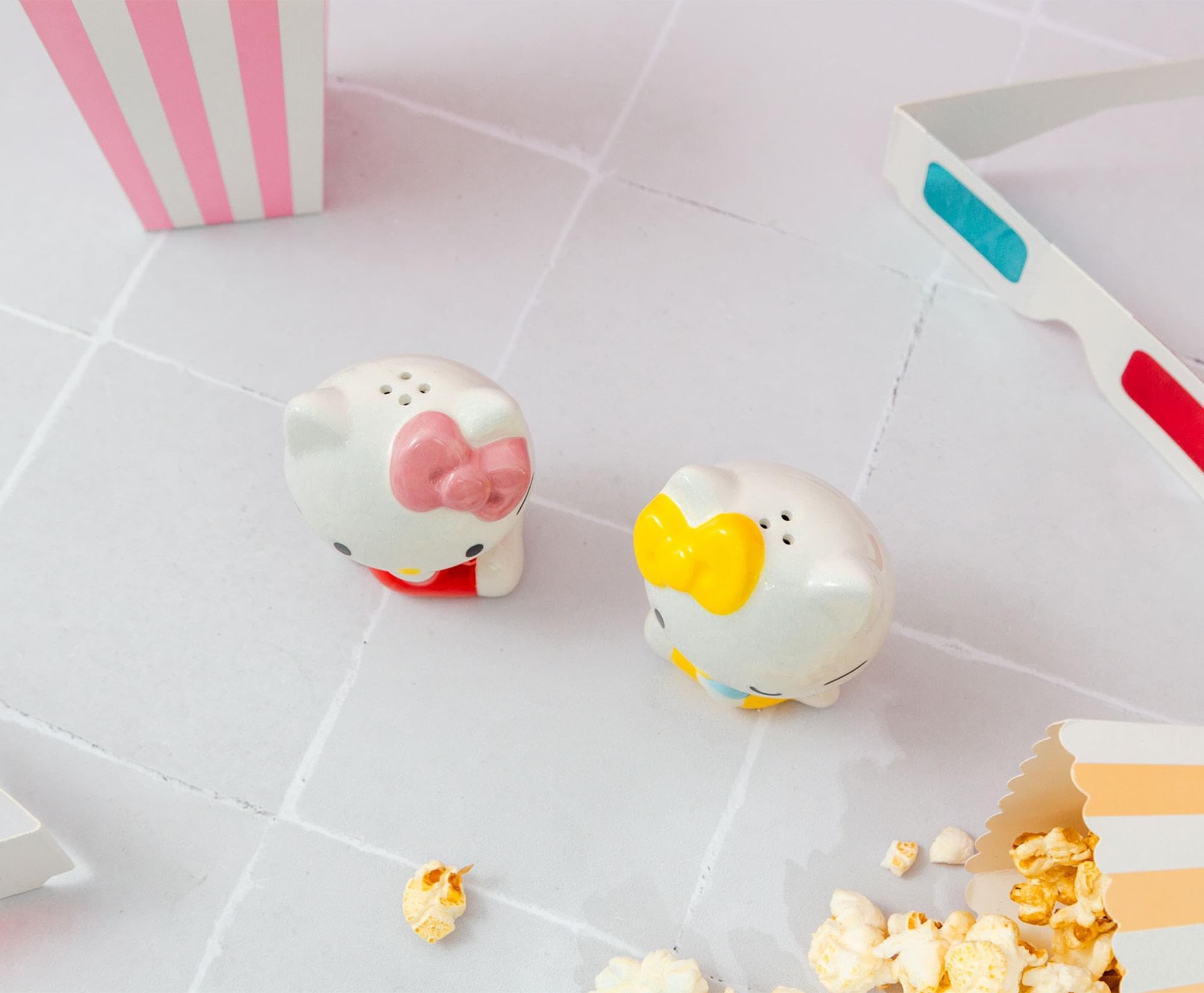 Foto 6 | Saleros Y Pimenteros Sanrio Hello Kitty Y Mimmy Ceramic - Venta Internacional.