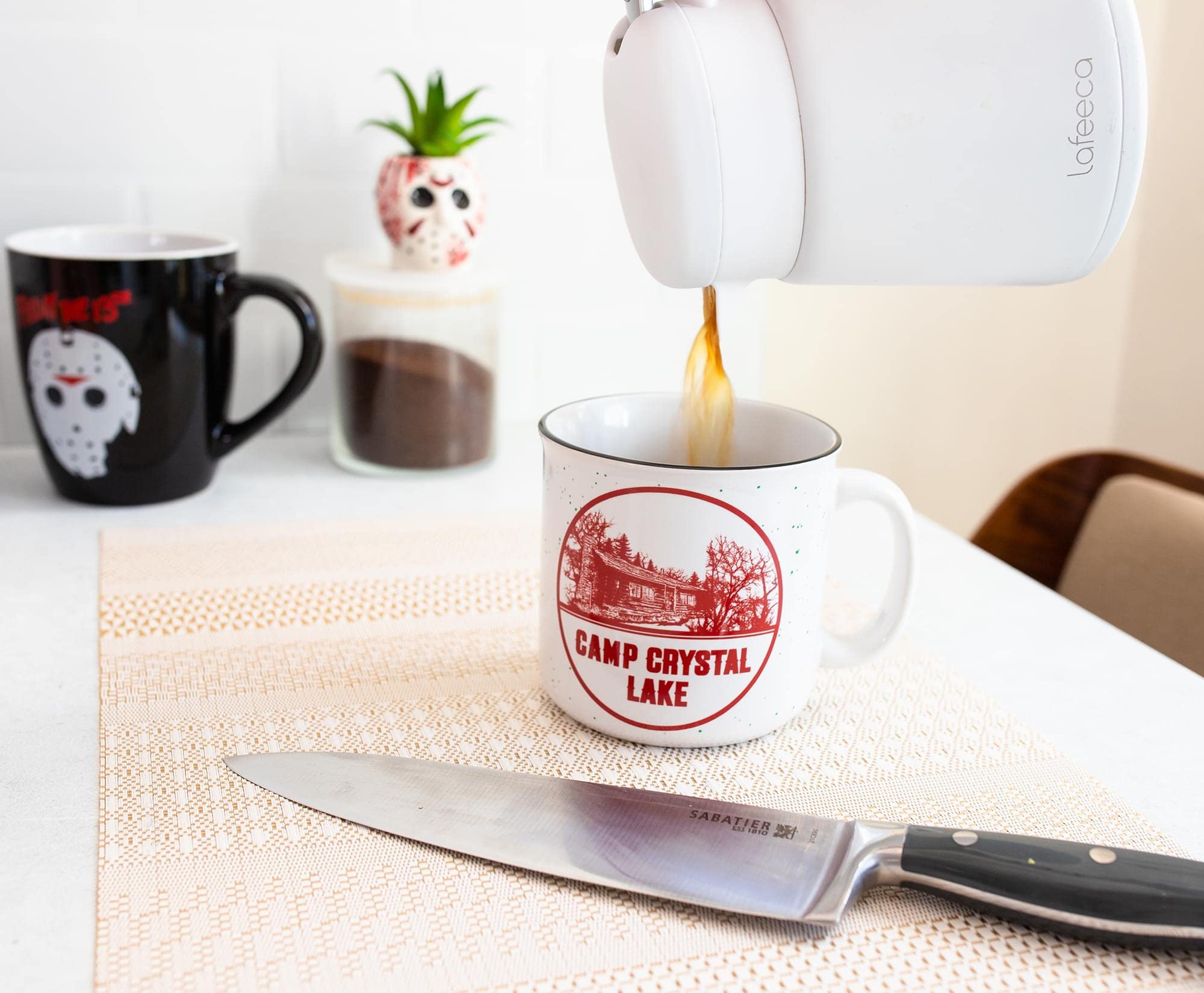 Foto 5 pulgar | Taza Camper De Cerámica Silver Buffalo Friday The 13th  600 Ml - Venta Internacional.