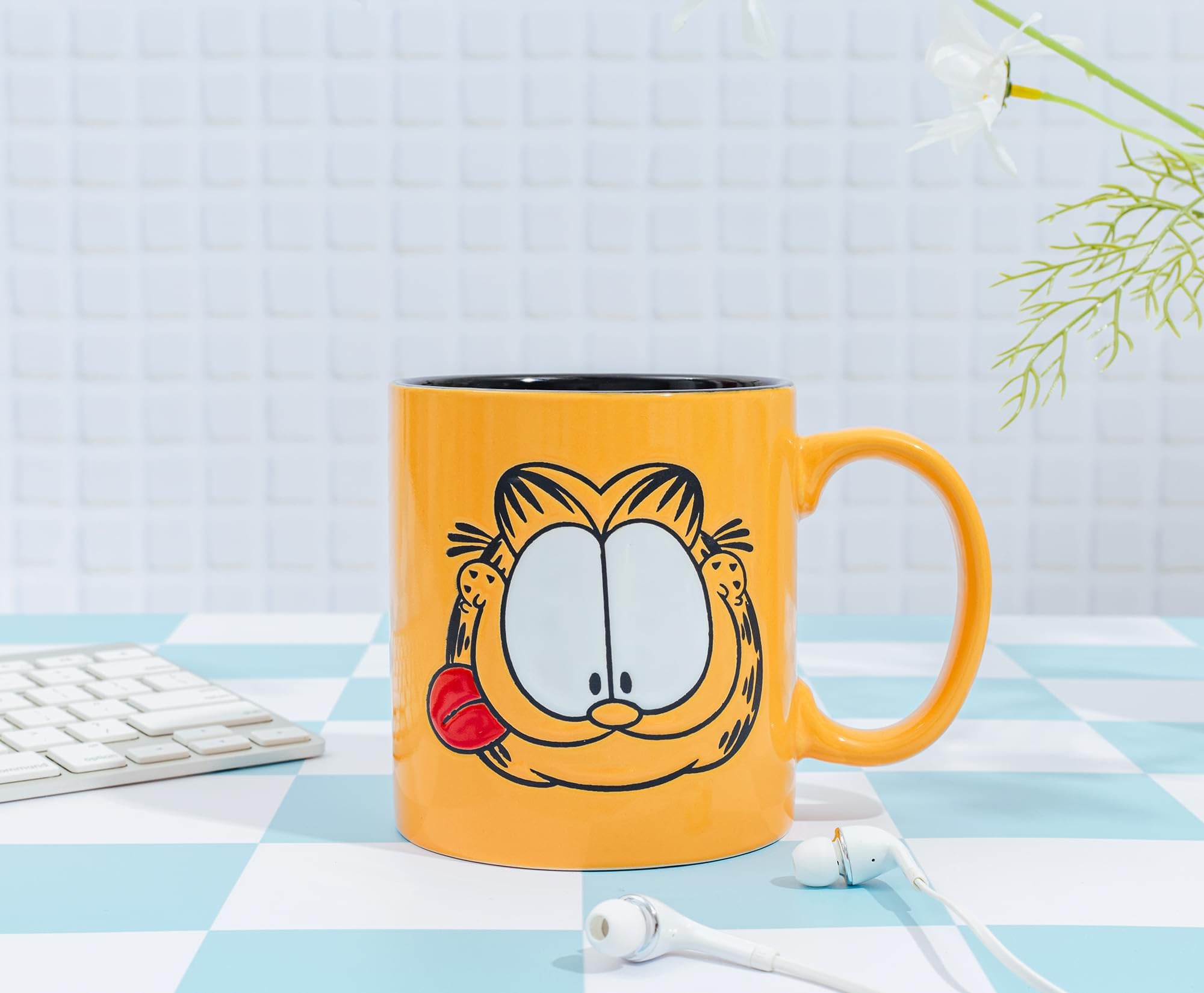 Foto 3 | Taza De Café Silver Buffalo Garfield Tongue Out 600 Ml - Venta Internacional.