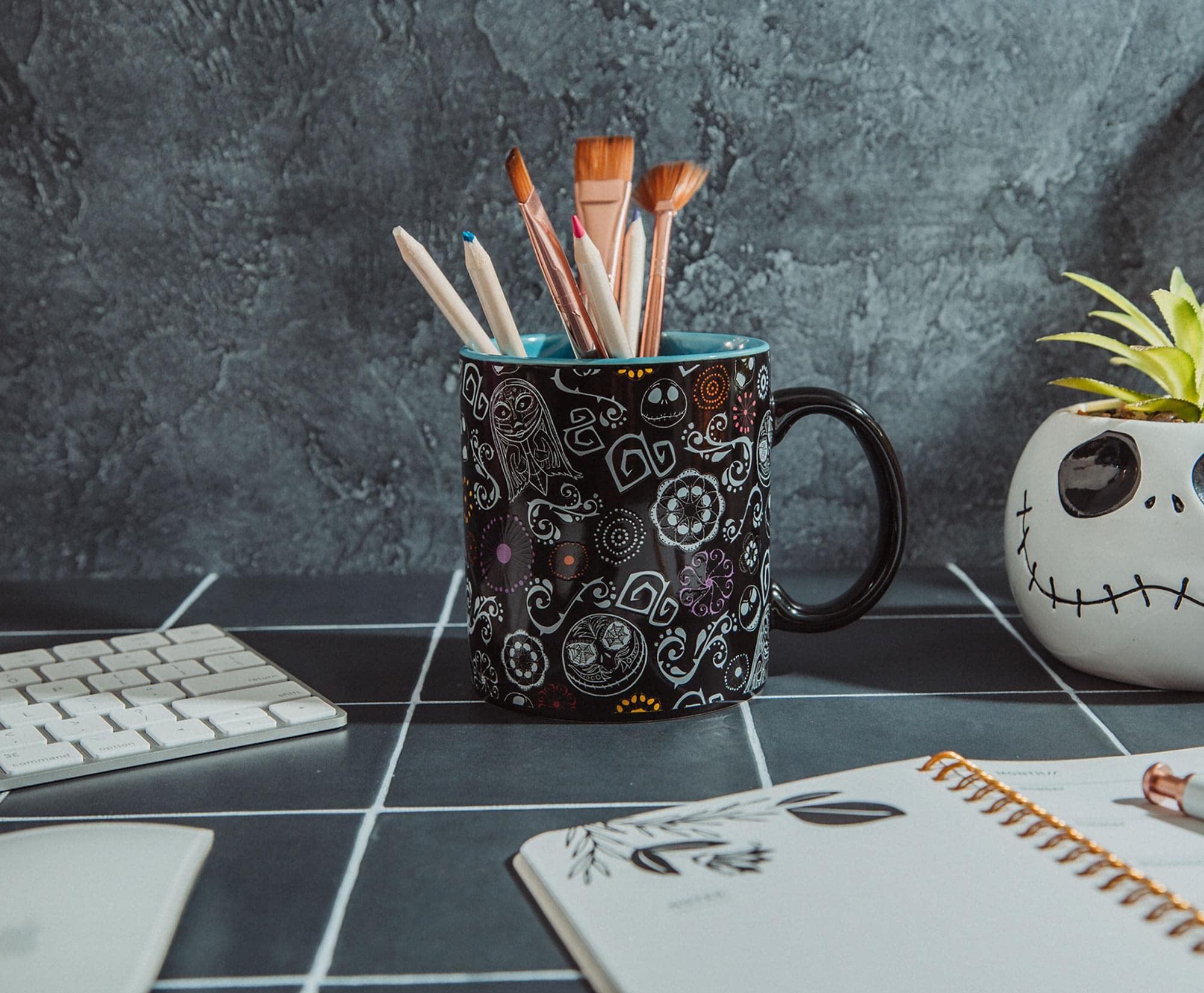 Foto 4 | Taza De Cerámica Plateada Buffalo Disney Nightmare Before Christmas - Venta Internacional.