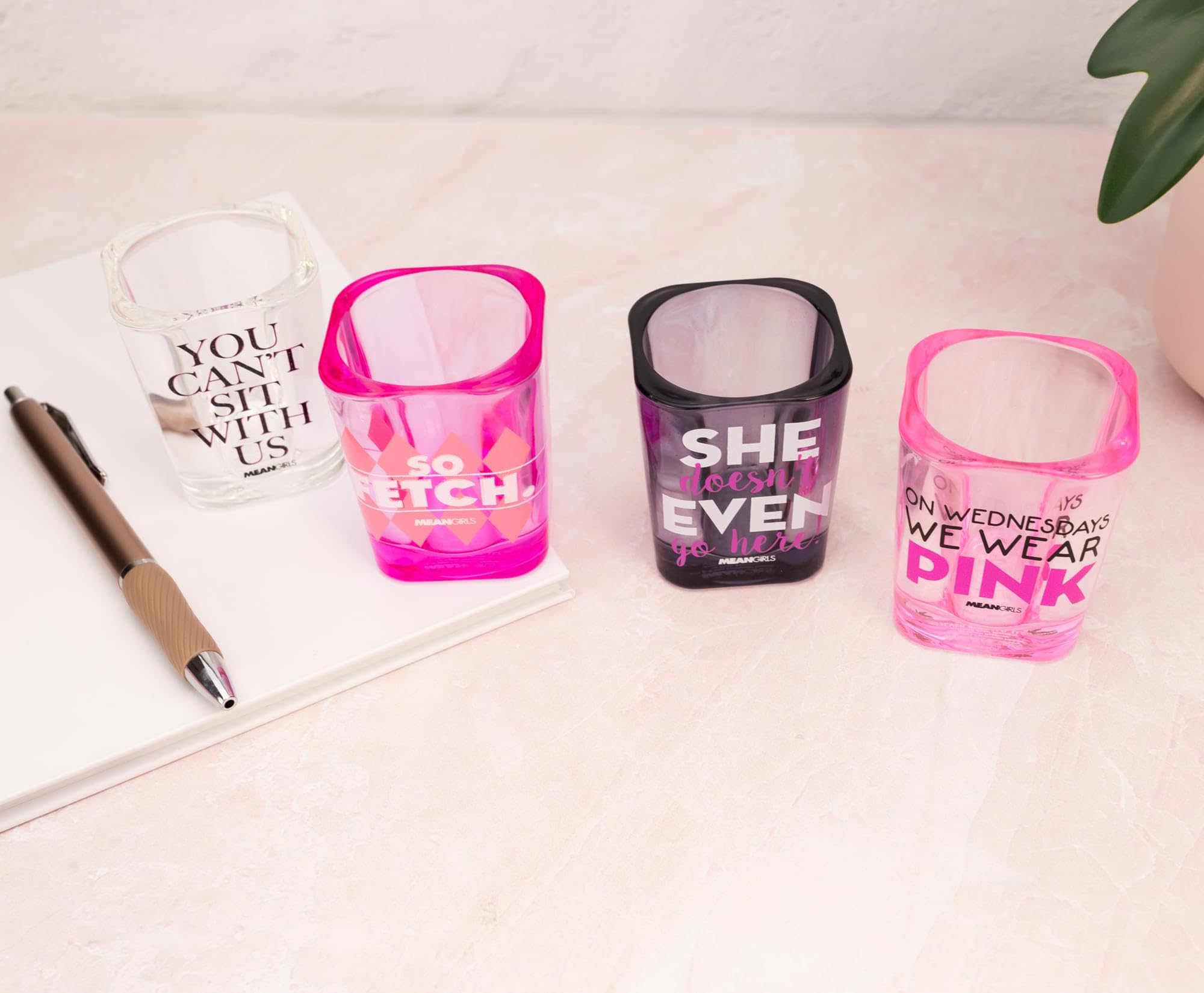 Foto 7 | Minigafas De Chupito Silver Buffalo Mean Girls, Juego De 4 - Venta Internacional.