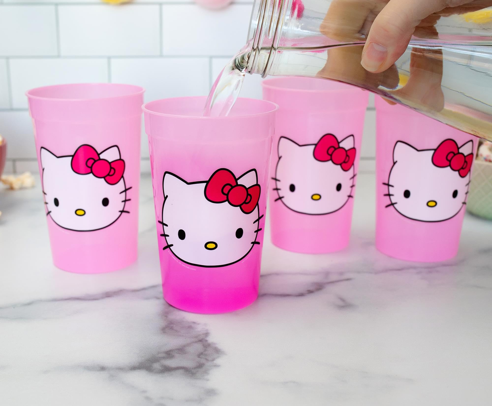 Foto 5 pulgar | Vasos De Plástico Silver Buffalo Hello Kitty Face, 450 Ml, Paquete De 4 - Venta Internacional.