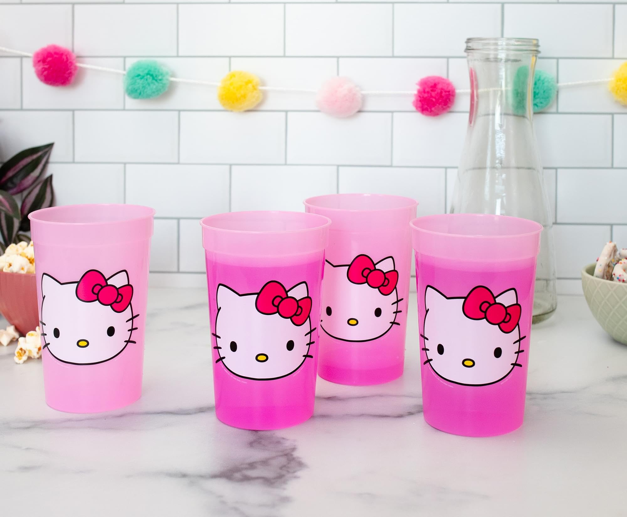Foto 6 pulgar | Vasos De Plástico Silver Buffalo Hello Kitty Face, 450 Ml, Paquete De 4 - Venta Internacional.
