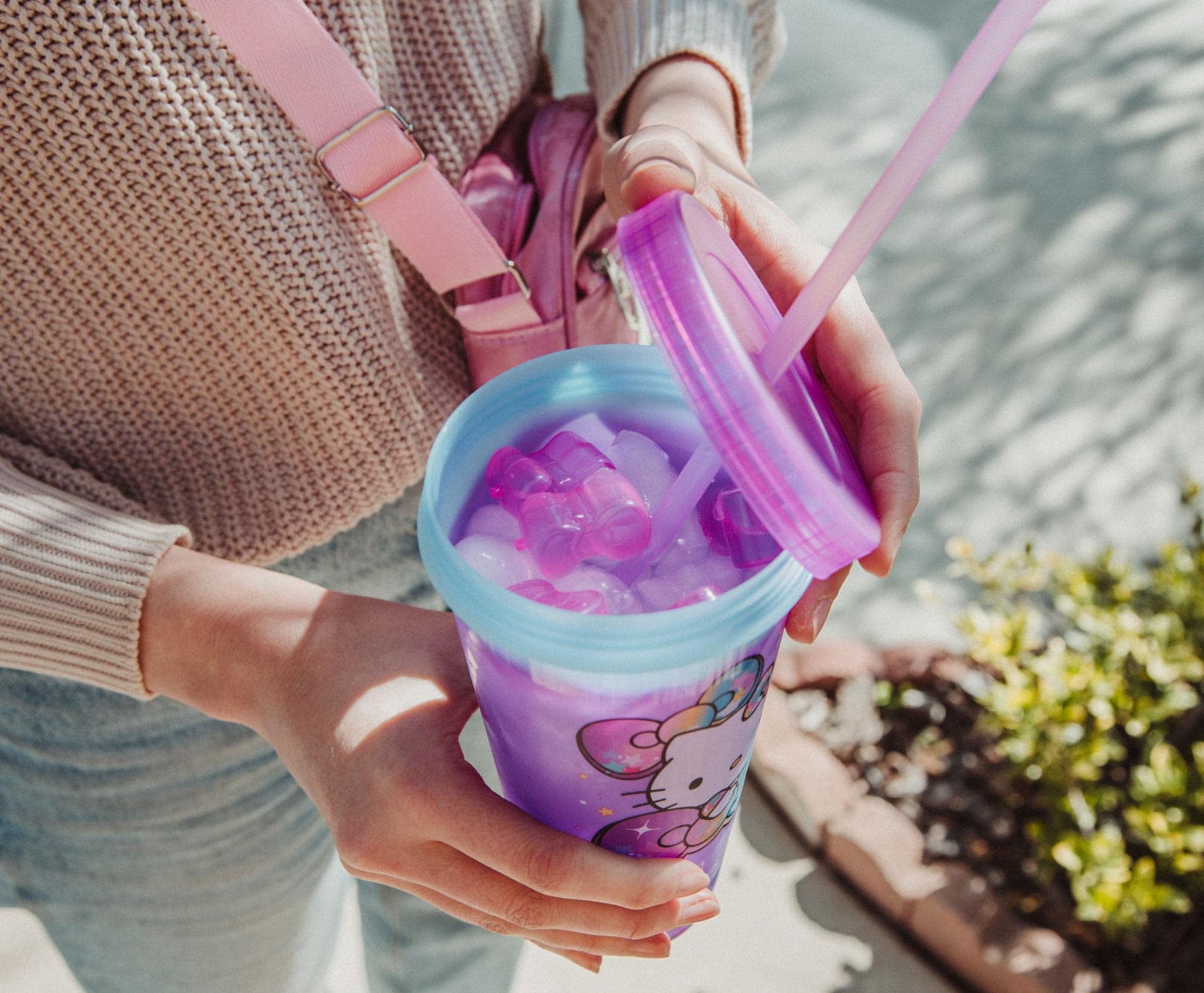 Foto 5 | Vaso De Viaje Sanrio Hello Kitty Starshine Que Cambia De Color - Venta Internacional.