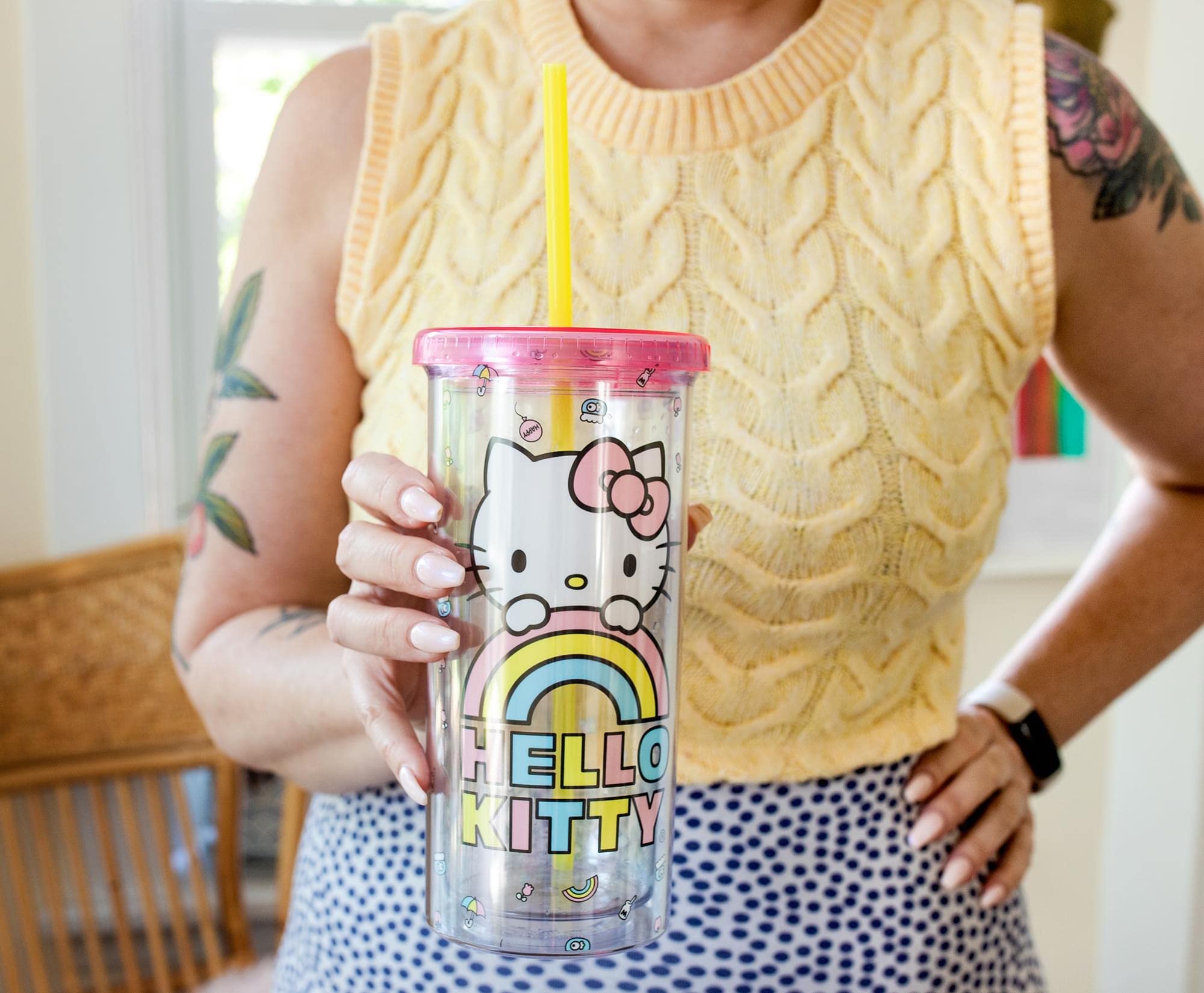 Foto 3 pulgar | Vaso Para Bebidas Frías Silver Buffalo Sanrio Hello Kitty De 600 Ml Con Tapa - Venta Internacional.