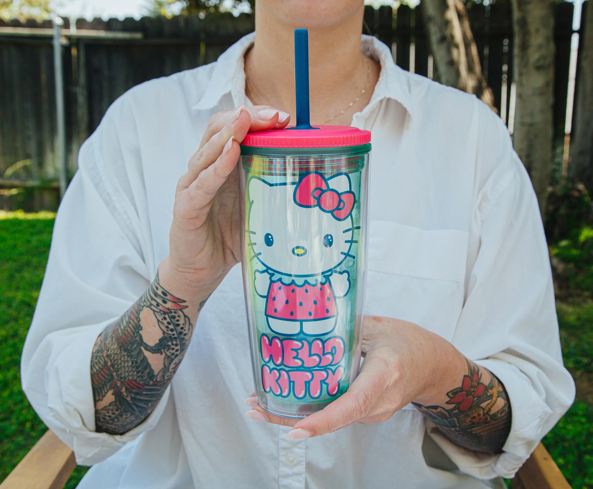 Foto 8 pulgar | Copa Carnival Silver Buffalo Sanrio Hello Kitty Fresa, 600 Ml - Venta Internacional.