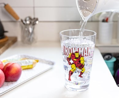 Foto 5 | Vaso Iron Man Marvel Retro De Acrílico Irrompible 480 Ml - Venta Internacional.