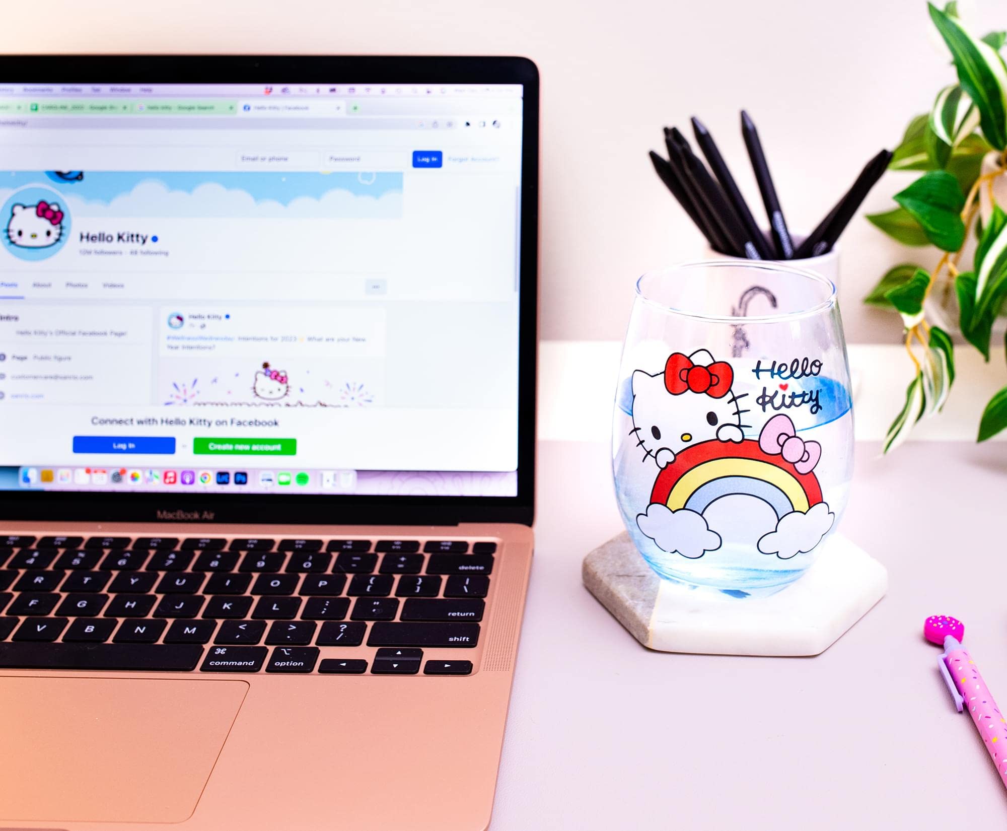Foto 7 | Copa De Vino Sin Tallo Toynk Sanrio Hello Kitty Rainbow 600 Ml - Venta Internacional.