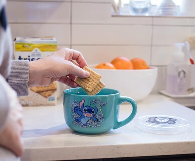 Foto 6 | Taza De Sopa Silver Buffalo Lilo And Stitch Stay Weird, 700 Ml - Venta Internacional.