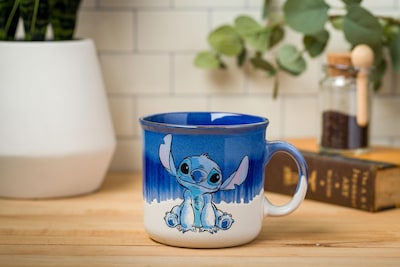Foto 2 | Taza Camper Silver Buffalo Disney Lilo And Stitch, 600 Ml - Venta Internacional.
