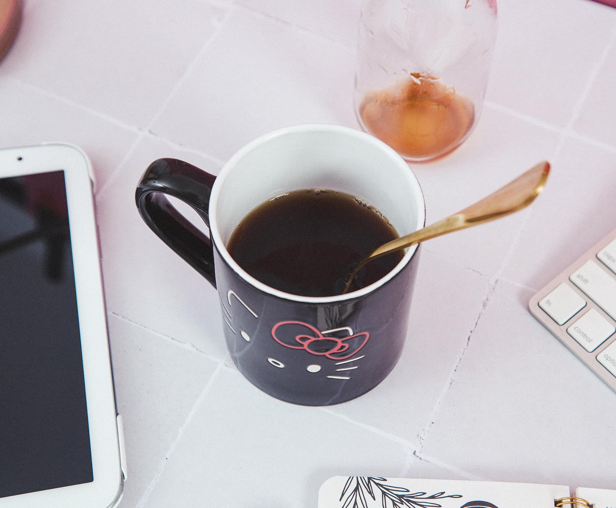 Foto 6 | Taza De Café Hello Kitty Sanrio Black Outline Cerámica 400 Ml - Venta Internacional.