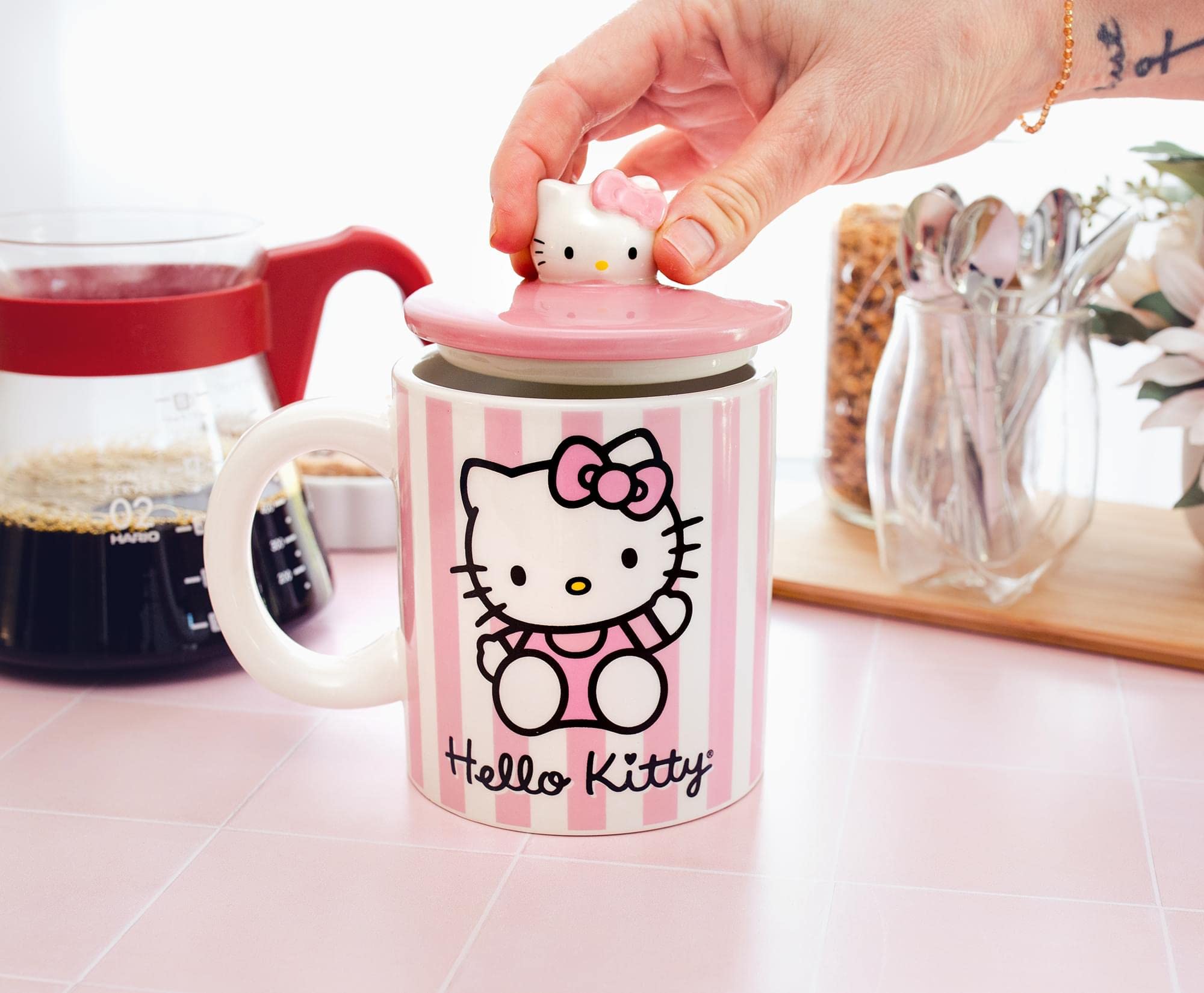 Foto 5 | Taza De Cerámica Toynk Sanrio Hello Kitty Pink Stripes 530ml - Venta Internacional.