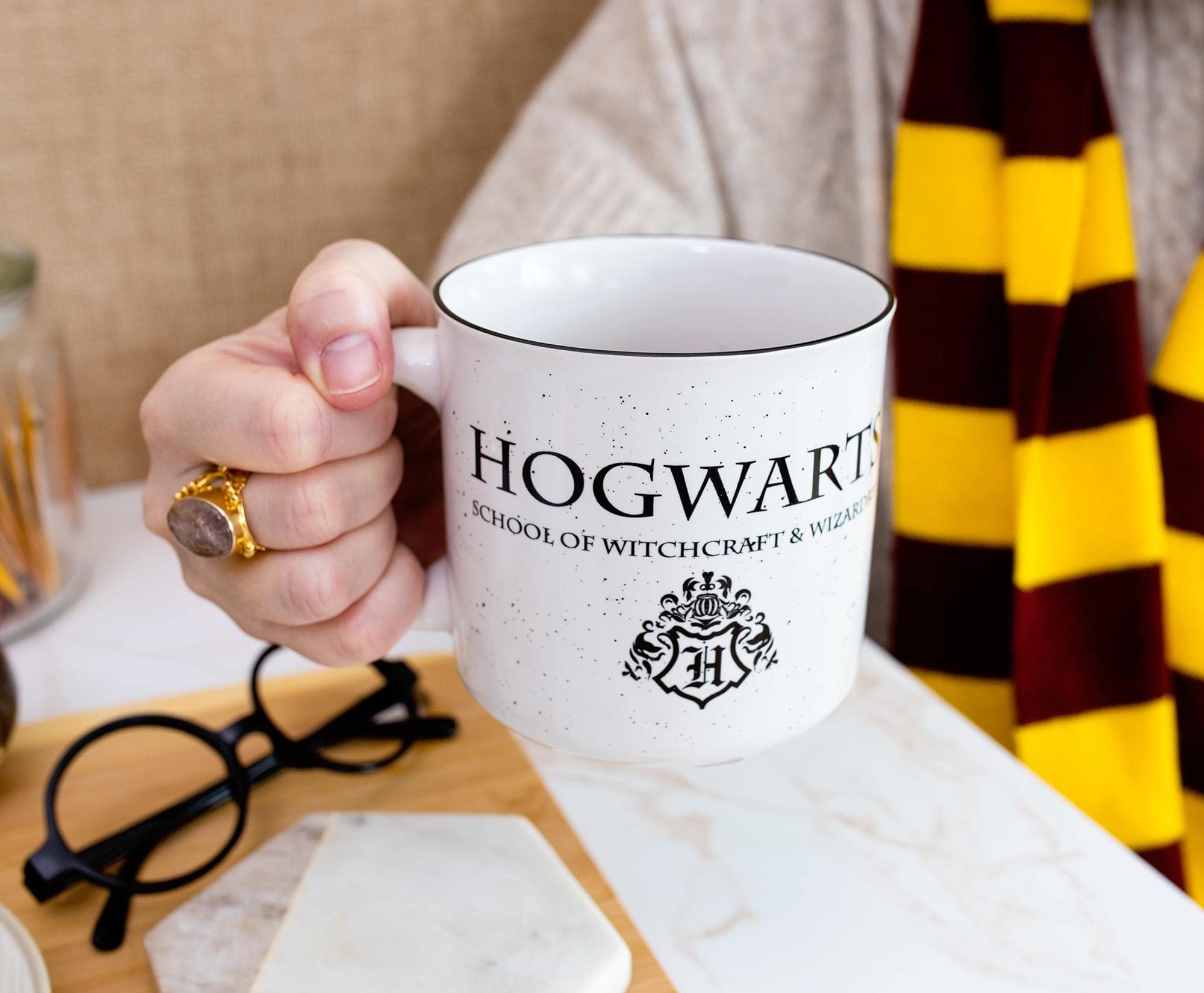 Foto 4 pulgar | Taza De Cerámica Camper Silver Buffalo Harry Potter Hogwarts, 590 Ml - Venta Internacional.